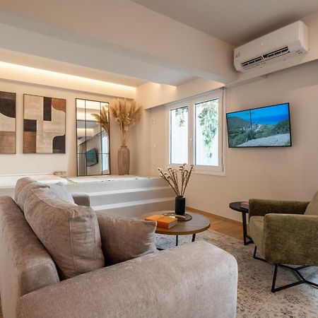 Derouse Eva Suite Jacuzzi & Sauna アテネ エクステリア 写真